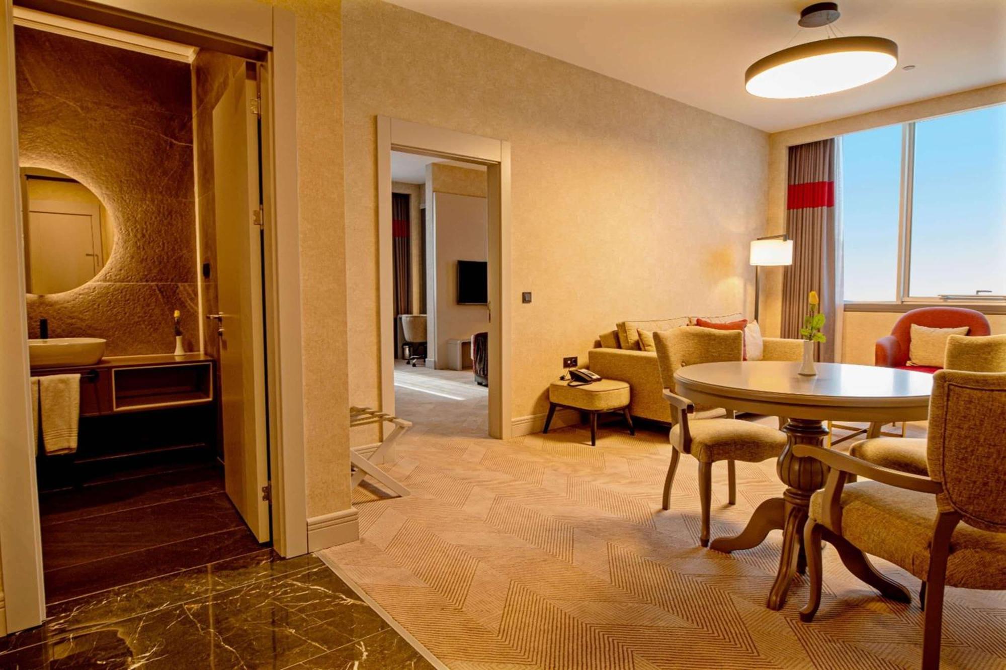 Отель Ramada By Wyndham Диярбакыр Экстерьер фото